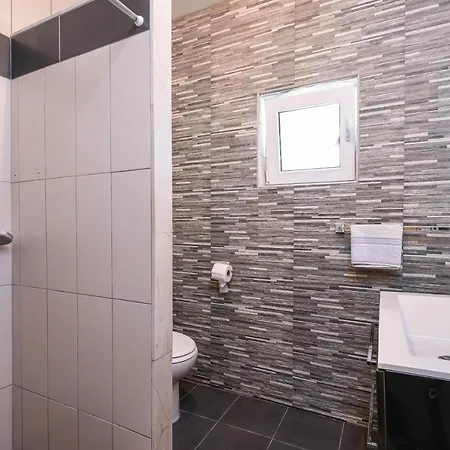 Holiday Home With Hot Tub Dingac - Pristranj, Peljesac - 660 *